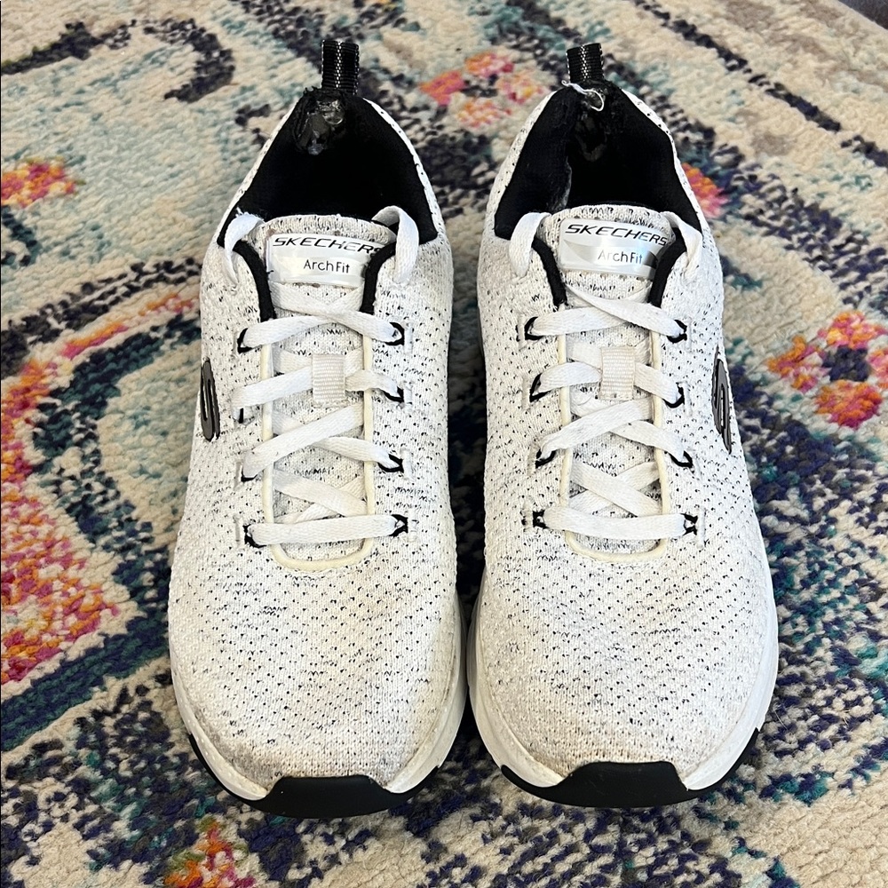 Skechers womens 7.5 White and Black Arch Fit Sneakers - Picture 2 of 7